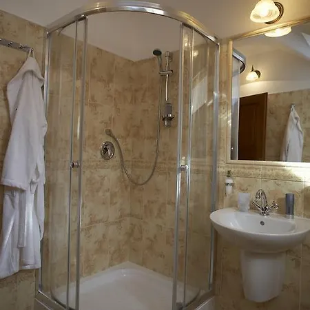 Konopiste Πανσιόν 4*