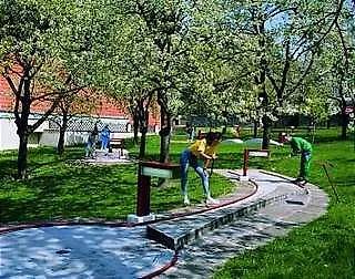 Πανσιόν Konopiste Benesov (Central Bohemian)