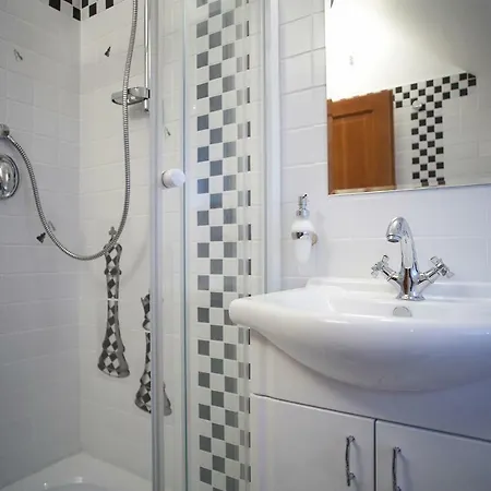 Konopiste Πανσιόν