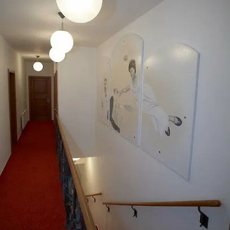 Konopiste 4*